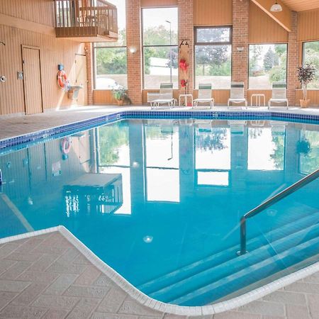 Quality Inn Grand Rapids North Walker Esterno foto