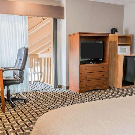 Quality Inn Grand Rapids North Walker Esterno foto