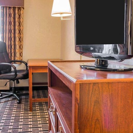 Quality Inn Grand Rapids North Walker Esterno foto