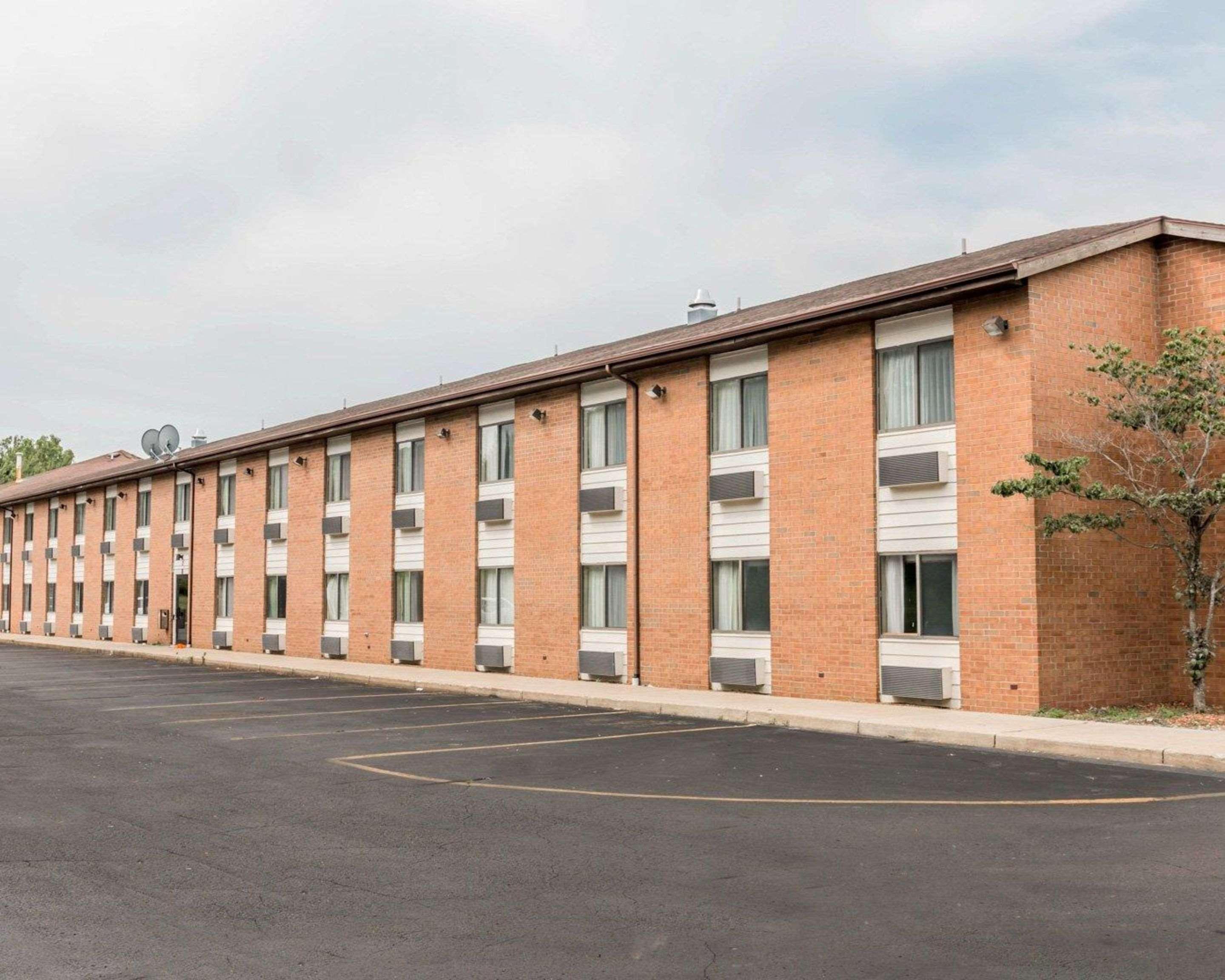 Quality Inn Grand Rapids North Walker Esterno foto