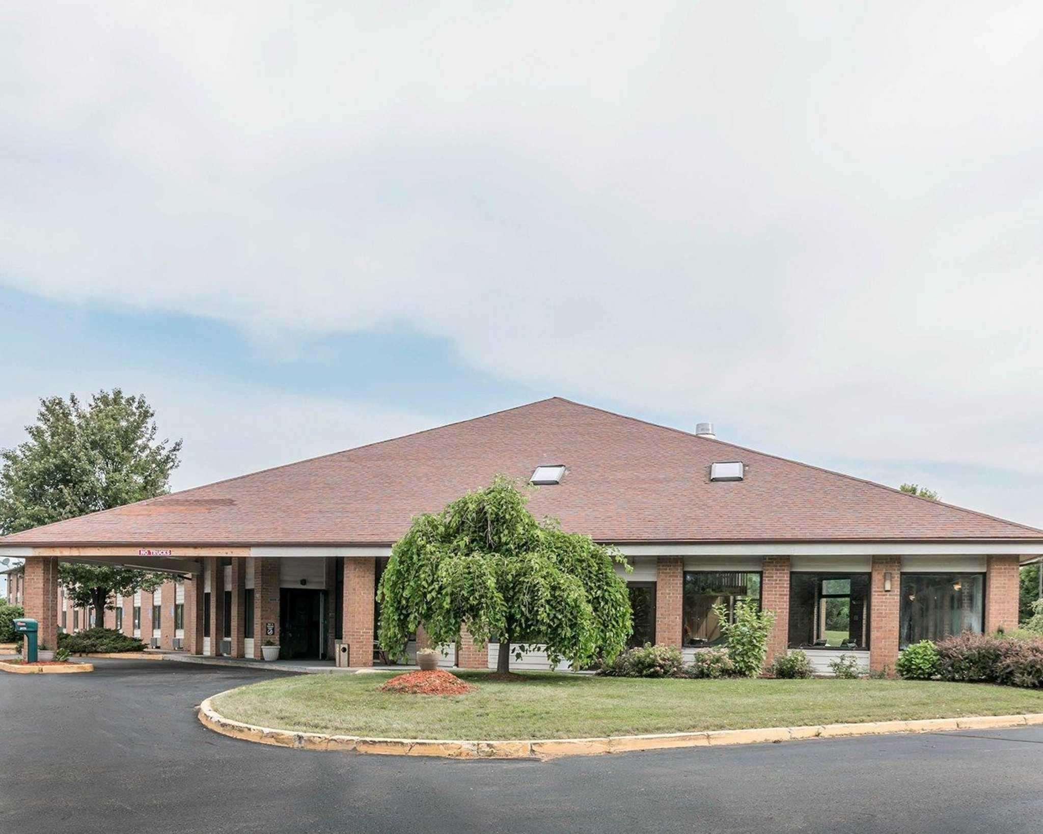 Quality Inn Grand Rapids North Walker Esterno foto