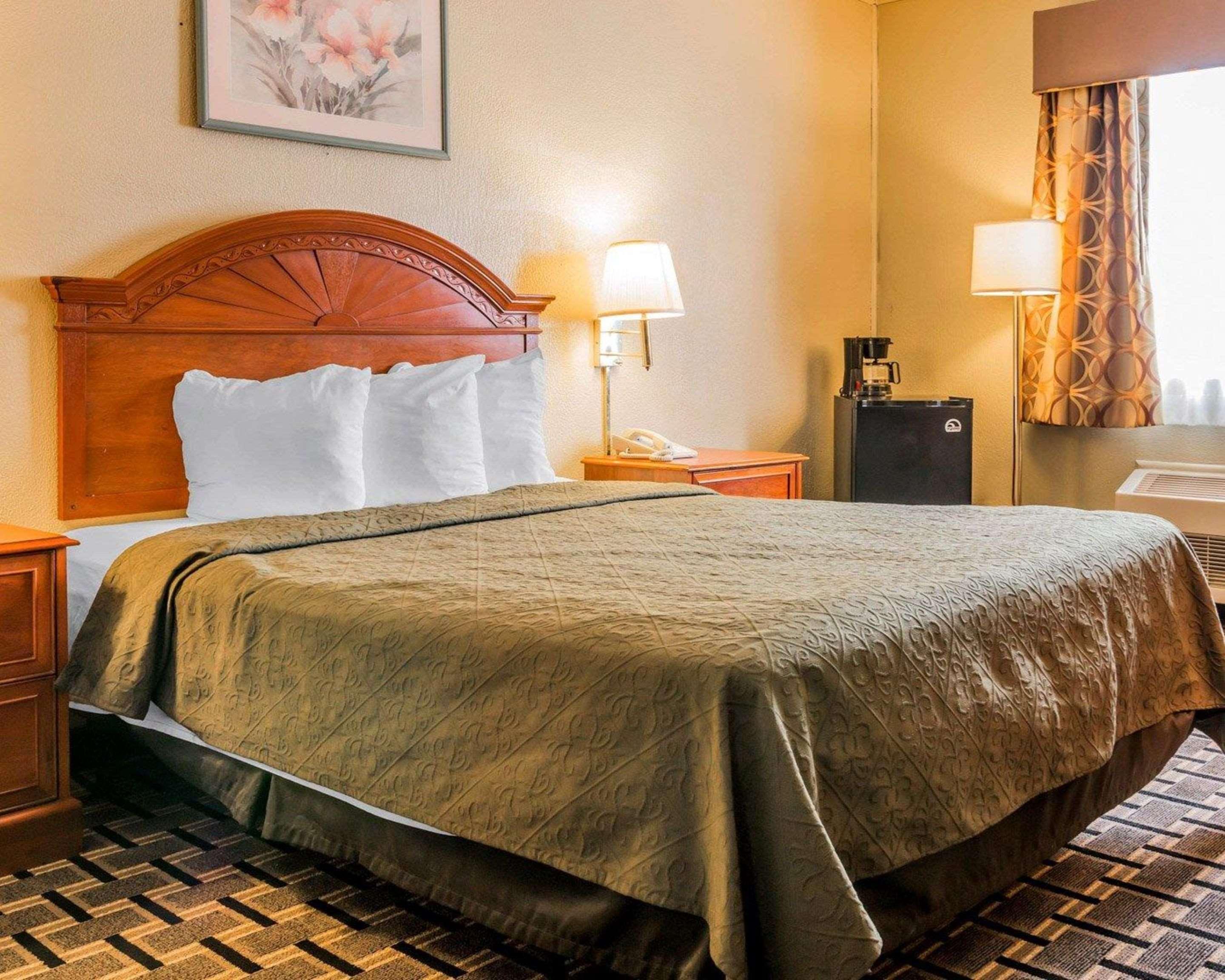 Quality Inn Grand Rapids North Walker Esterno foto