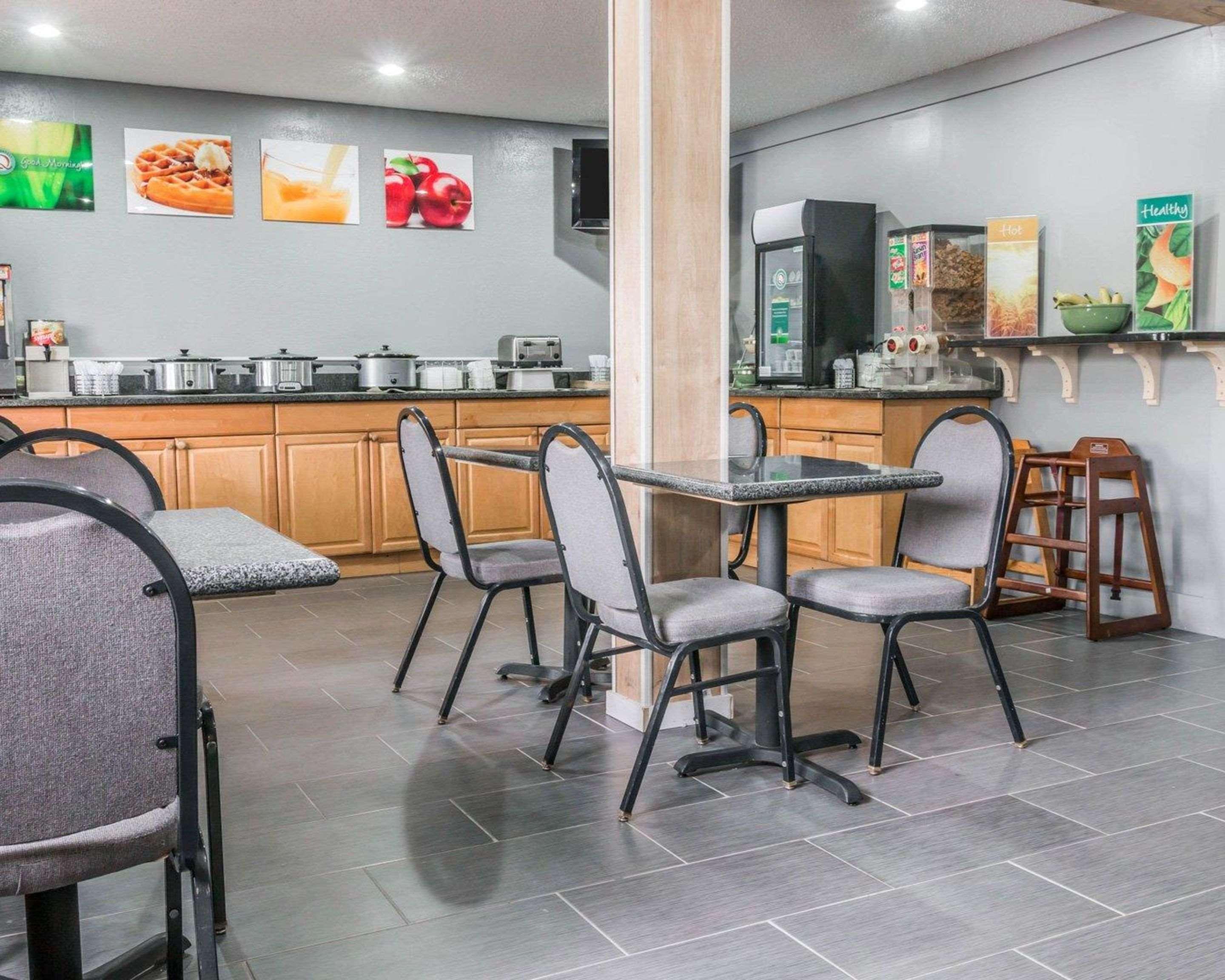 Quality Inn Grand Rapids North Walker Esterno foto