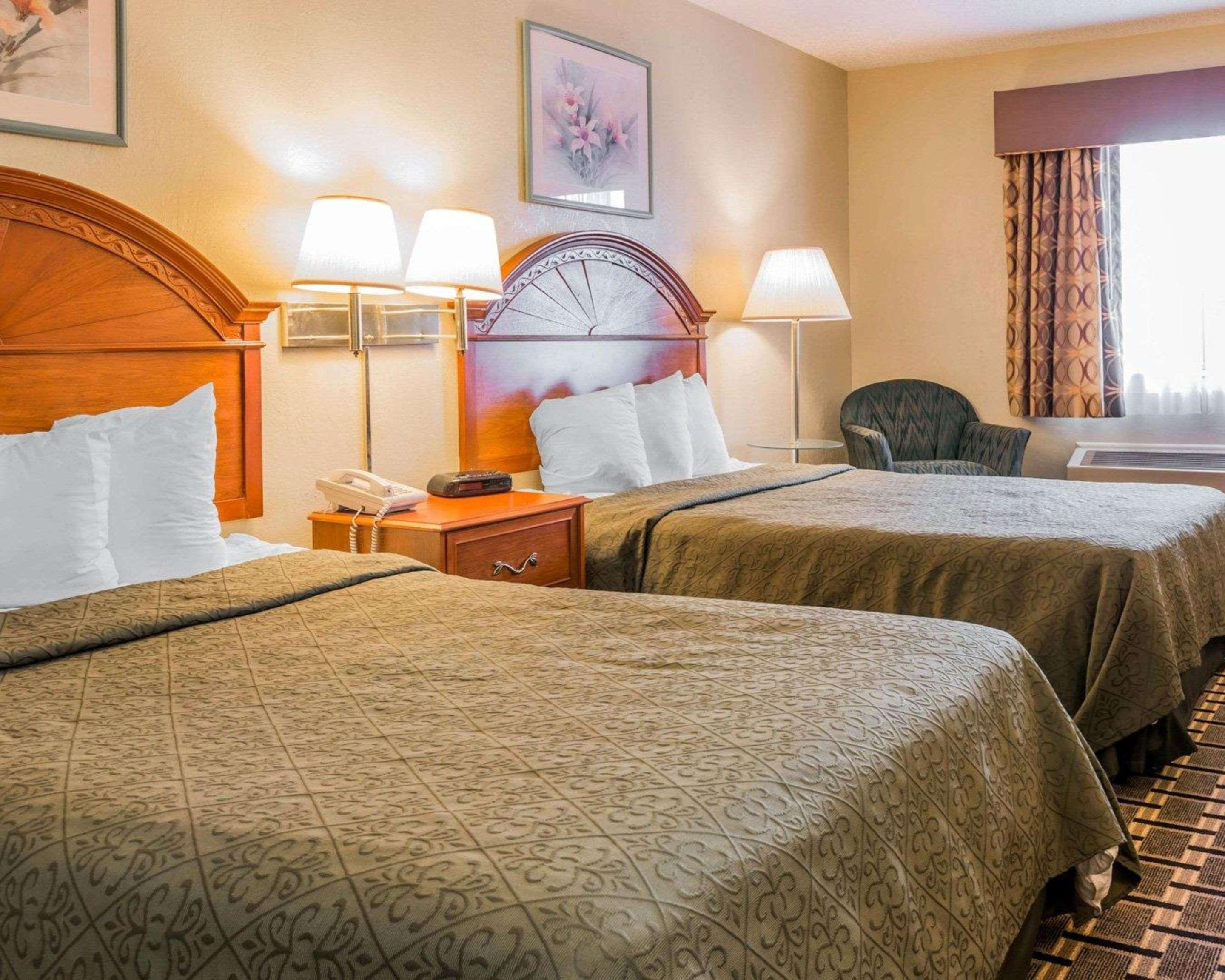 Quality Inn Grand Rapids North Walker Esterno foto