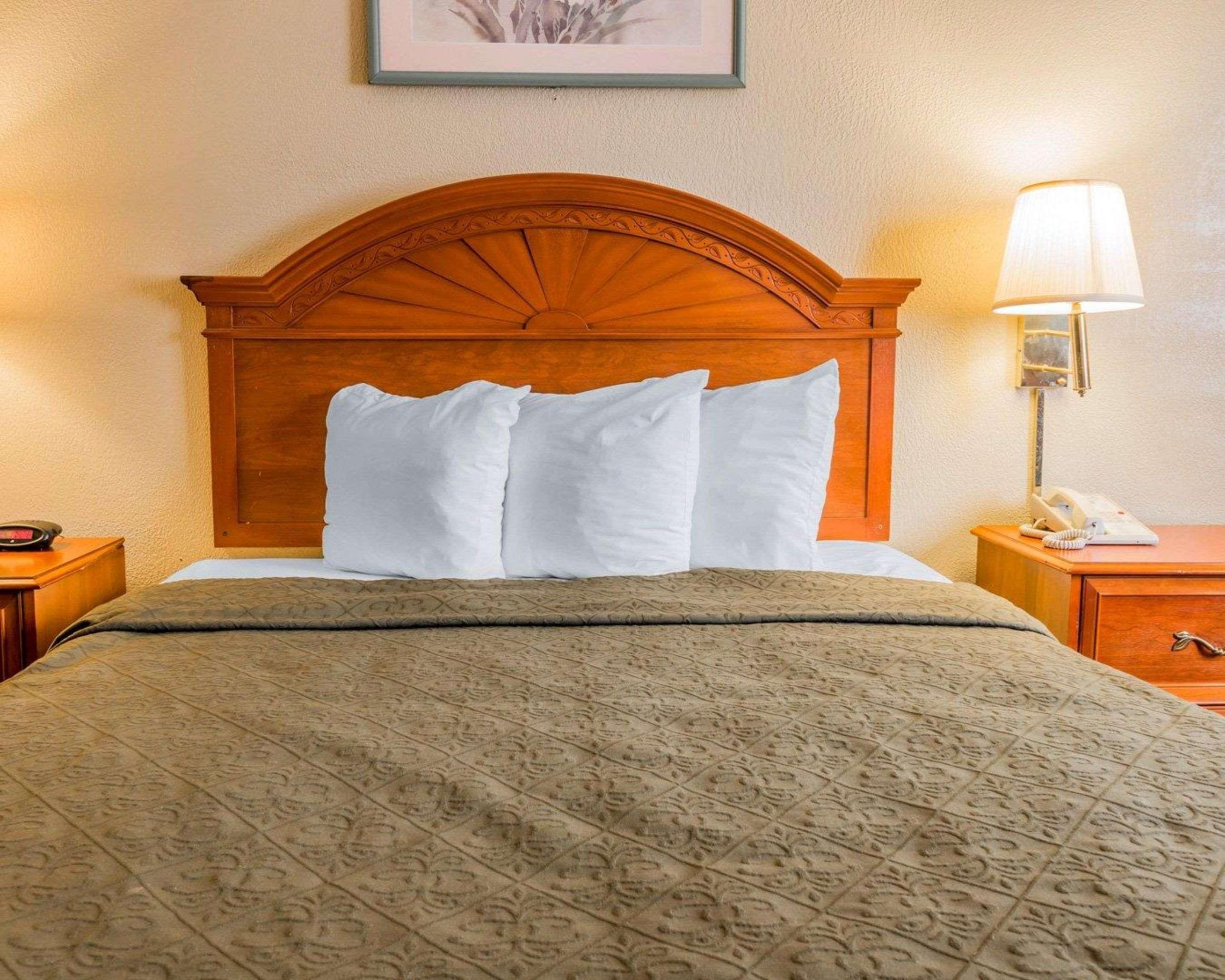 Quality Inn Grand Rapids North Walker Esterno foto