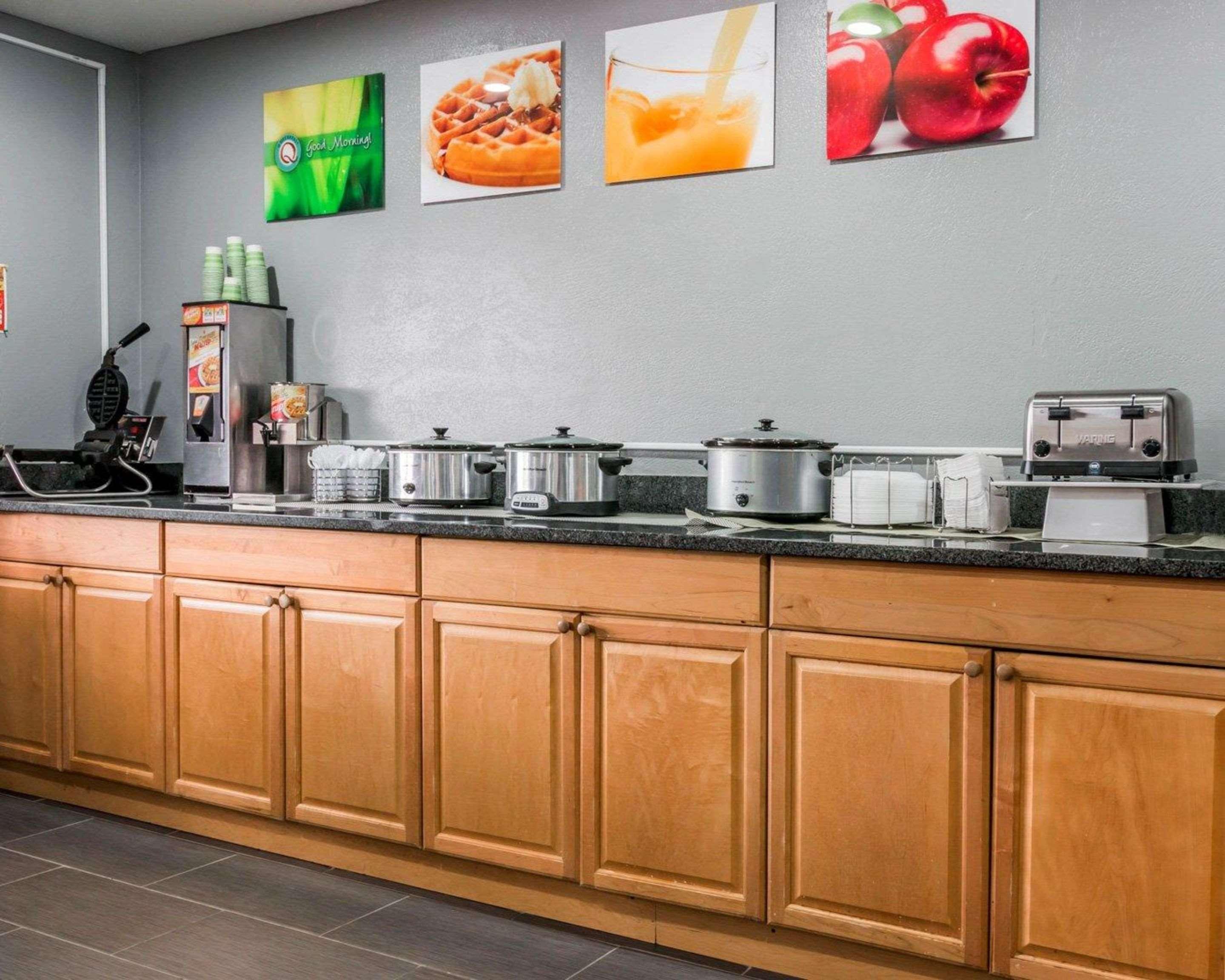 Quality Inn Grand Rapids North Walker Esterno foto