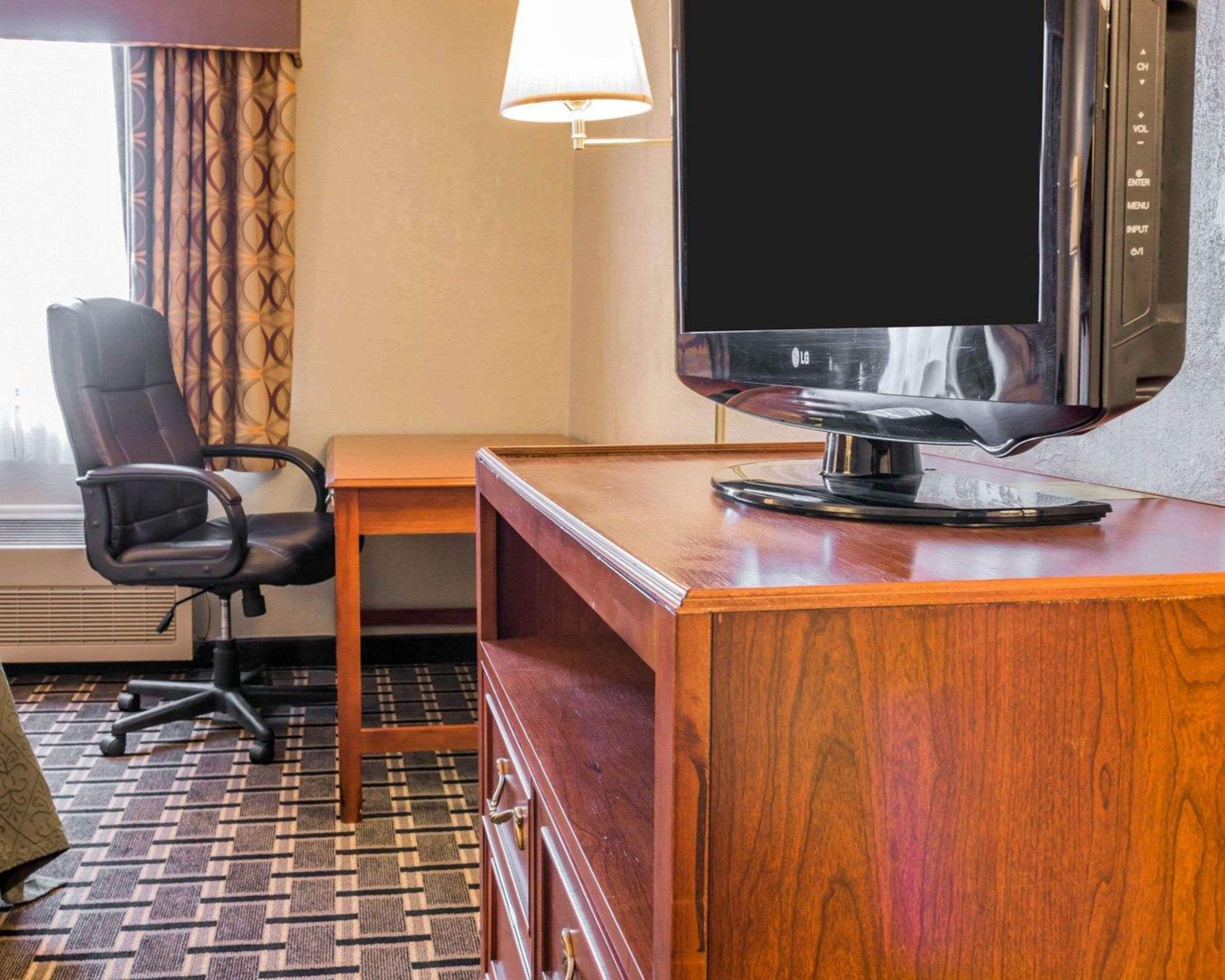 Quality Inn Grand Rapids North Walker Esterno foto