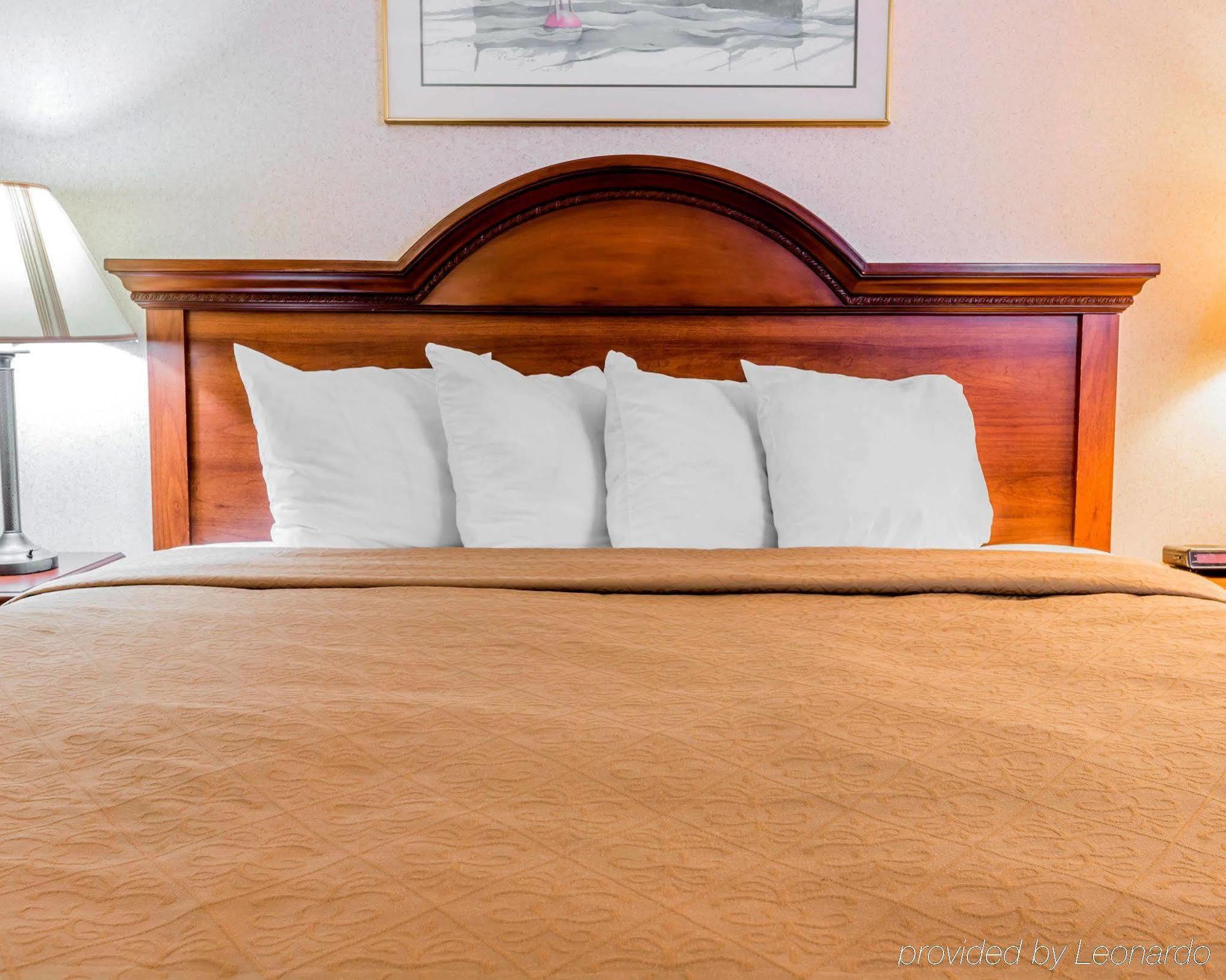 Quality Inn Grand Rapids North Walker Esterno foto