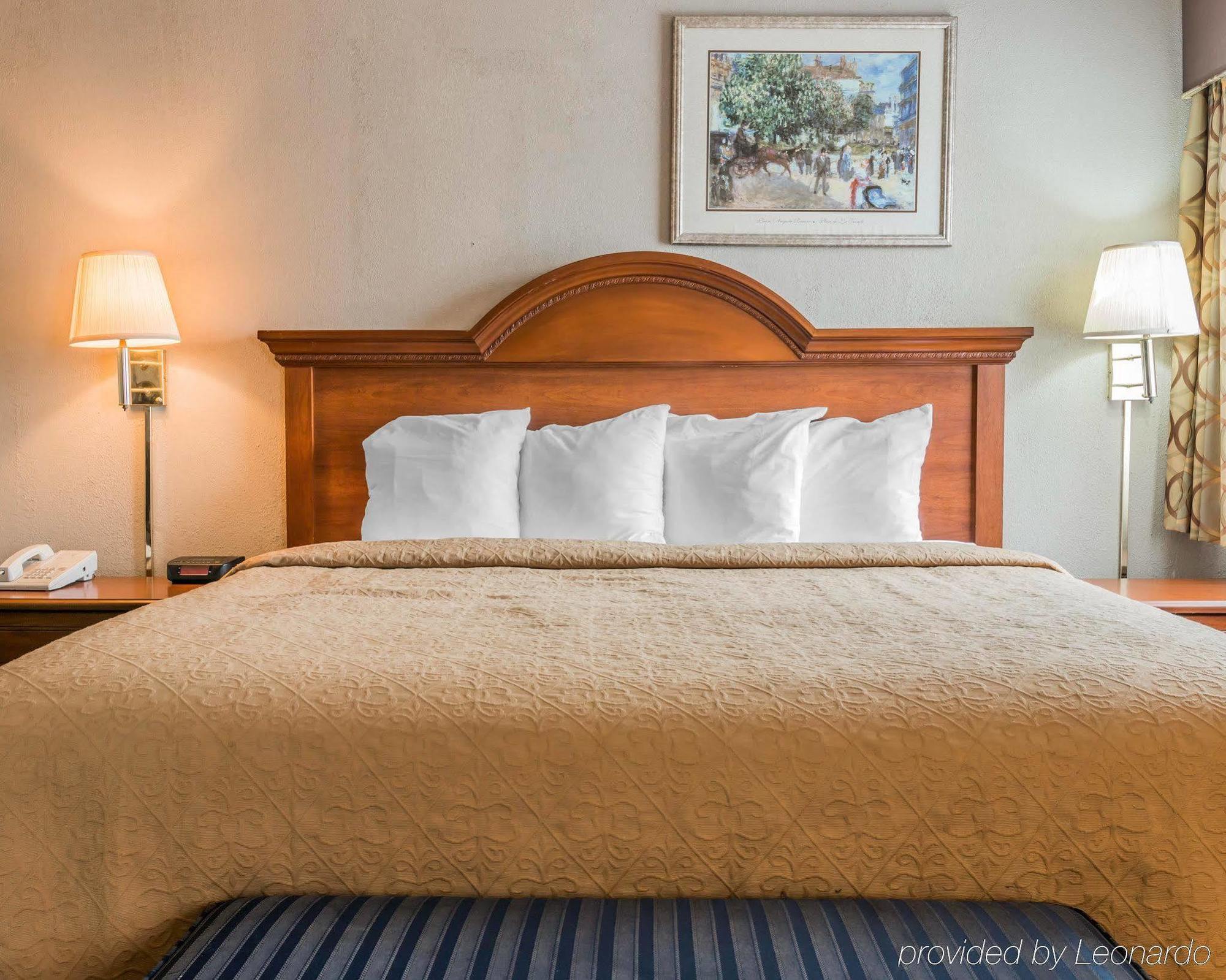 Quality Inn Grand Rapids North Walker Esterno foto